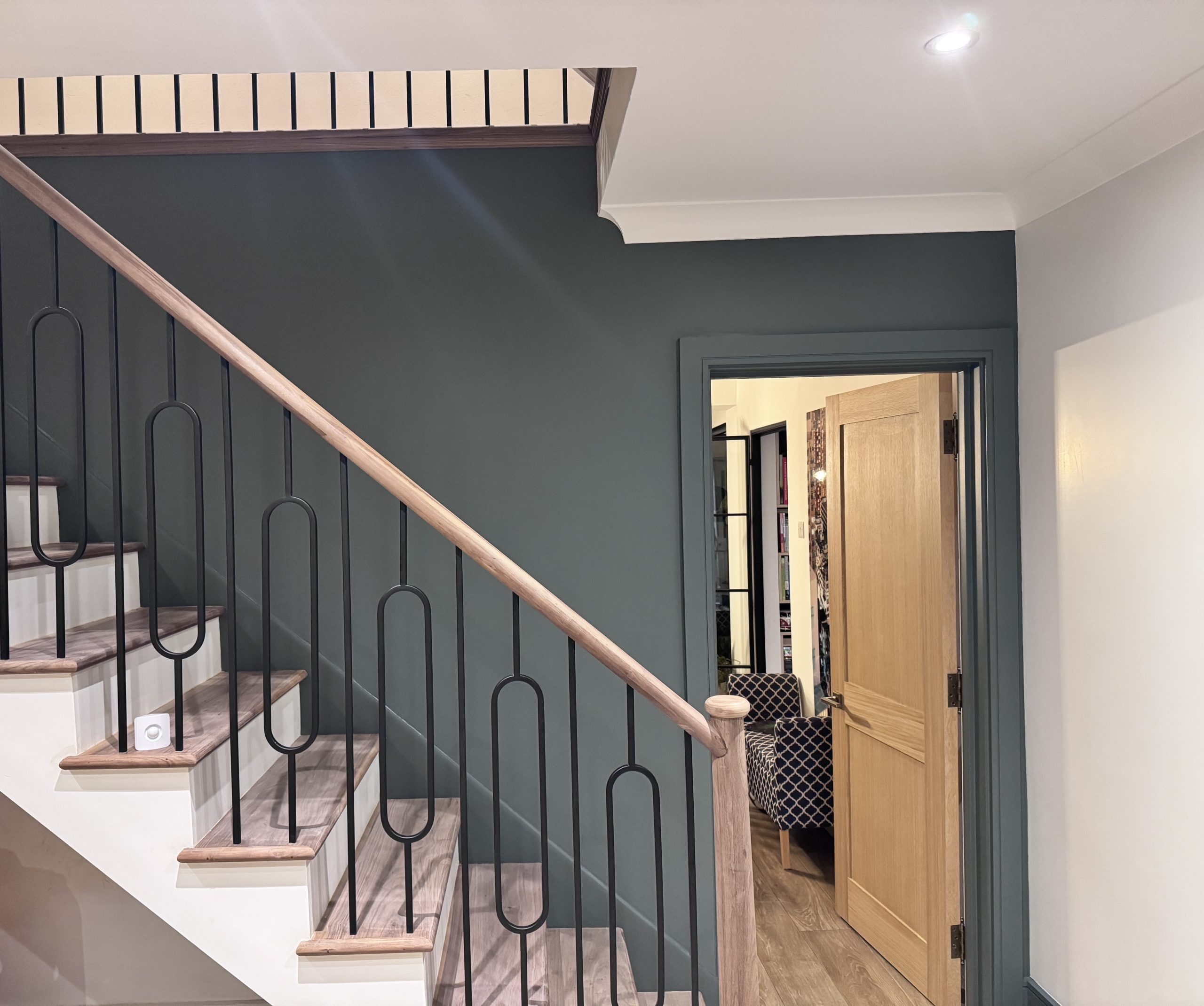 Masonry Paintwork House Outside by SYM Decorating Specialists Buckhurst Hill Chigwell Loughton Woodford After